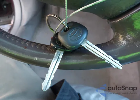 1998 Toyota Avalon Xls from USA, damaged, VIN 4T1BF18B6WU213163